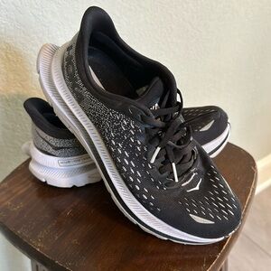 HOKA Kawana 7.5
